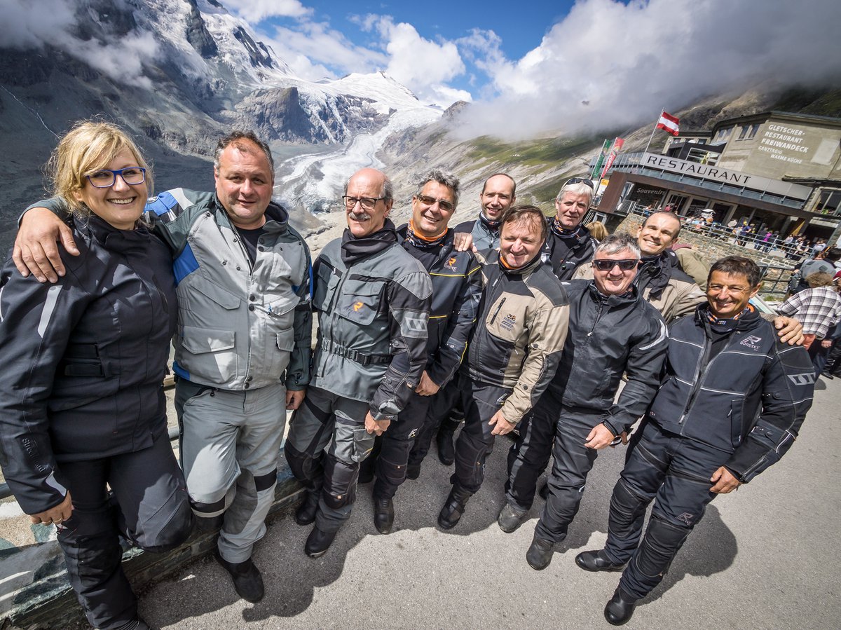 Gruppe-am-Glockner.jpg