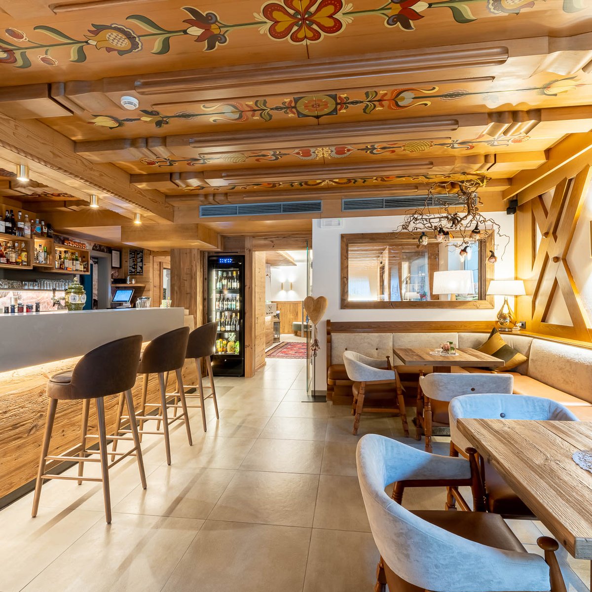 hgp bar 1.jpg